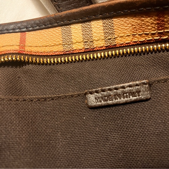 Authentic medium beautiful handbag - Picture 7 of 10